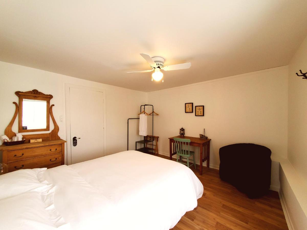 Auberge De La Rive De Charlevoix - Auberge De Jeunesse Familiale Pour Voyageurs De Tous Ages Saint-Joseph-de-la-Rive Екстериор снимка