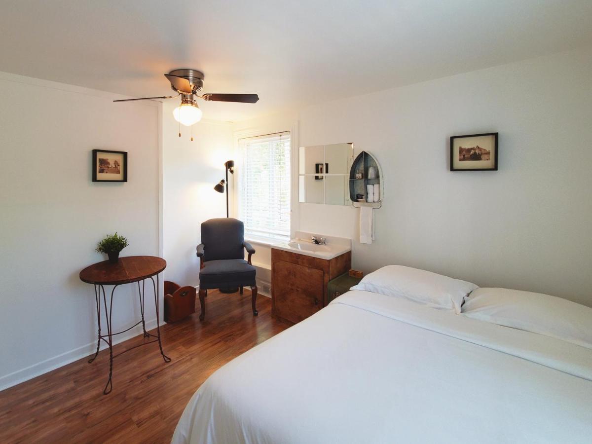Auberge De La Rive De Charlevoix - Auberge De Jeunesse Familiale Pour Voyageurs De Tous Ages Saint-Joseph-de-la-Rive Екстериор снимка