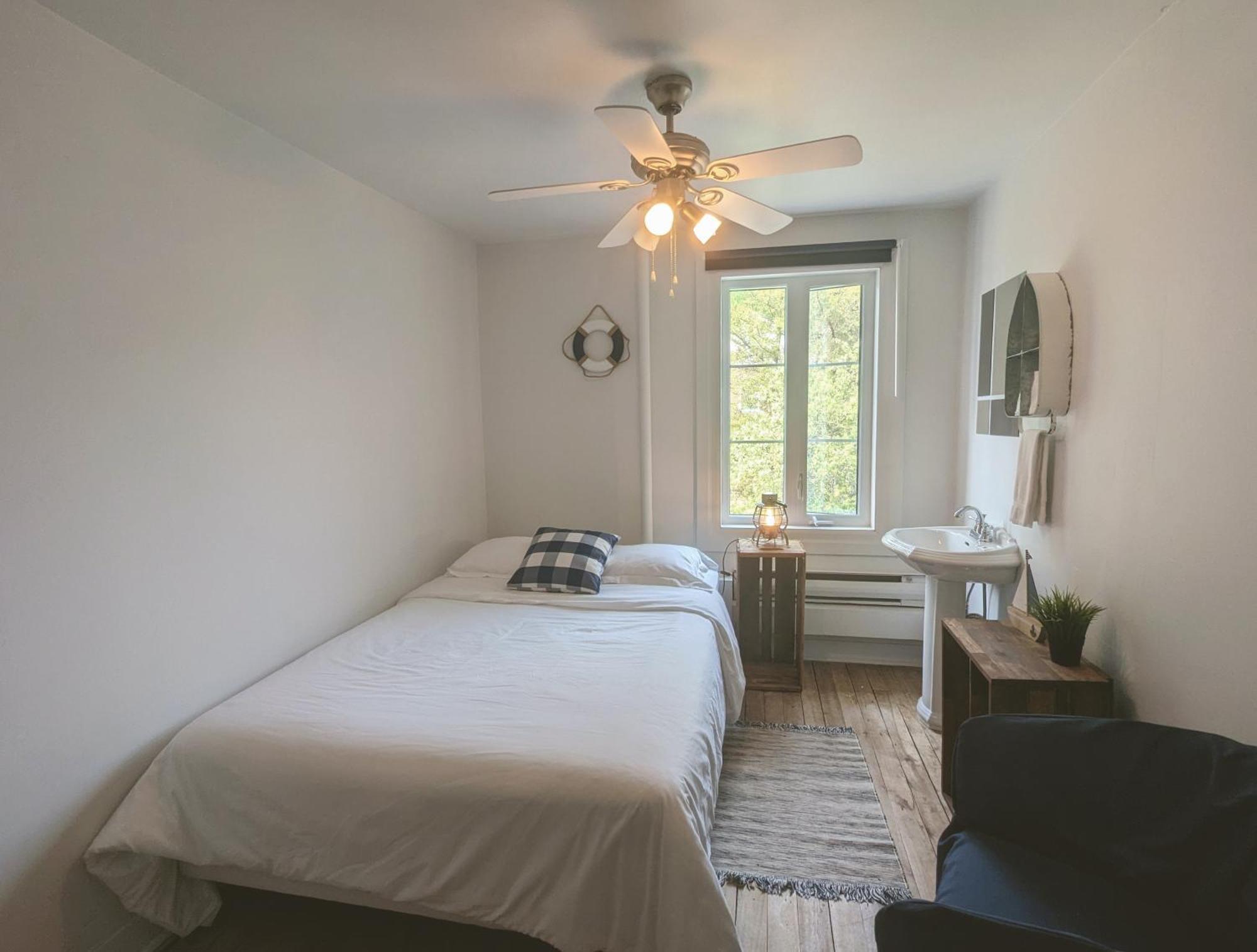 Auberge De La Rive De Charlevoix - Auberge De Jeunesse Familiale Pour Voyageurs De Tous Ages Saint-Joseph-de-la-Rive Екстериор снимка