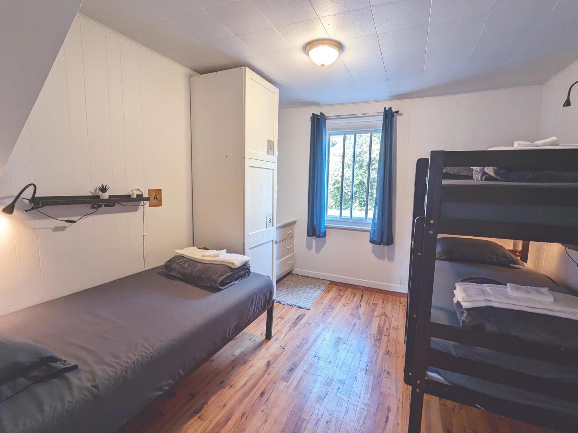 Auberge De La Rive De Charlevoix - Auberge De Jeunesse Familiale Pour Voyageurs De Tous Ages Saint-Joseph-de-la-Rive Екстериор снимка