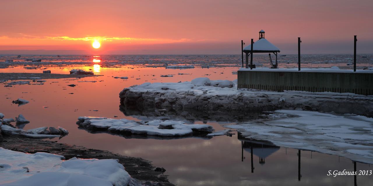 Auberge De La Rive De Charlevoix - Auberge De Jeunesse Familiale Pour Voyageurs De Tous Ages Saint-Joseph-de-la-Rive Екстериор снимка