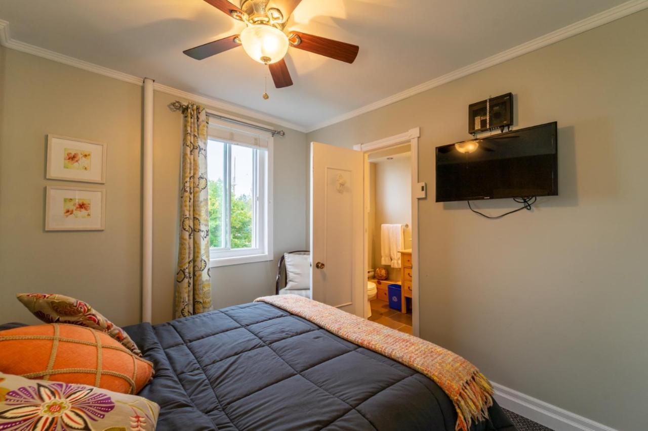 Auberge De La Rive De Charlevoix - Auberge De Jeunesse Familiale Pour Voyageurs De Tous Ages Saint-Joseph-de-la-Rive Екстериор снимка