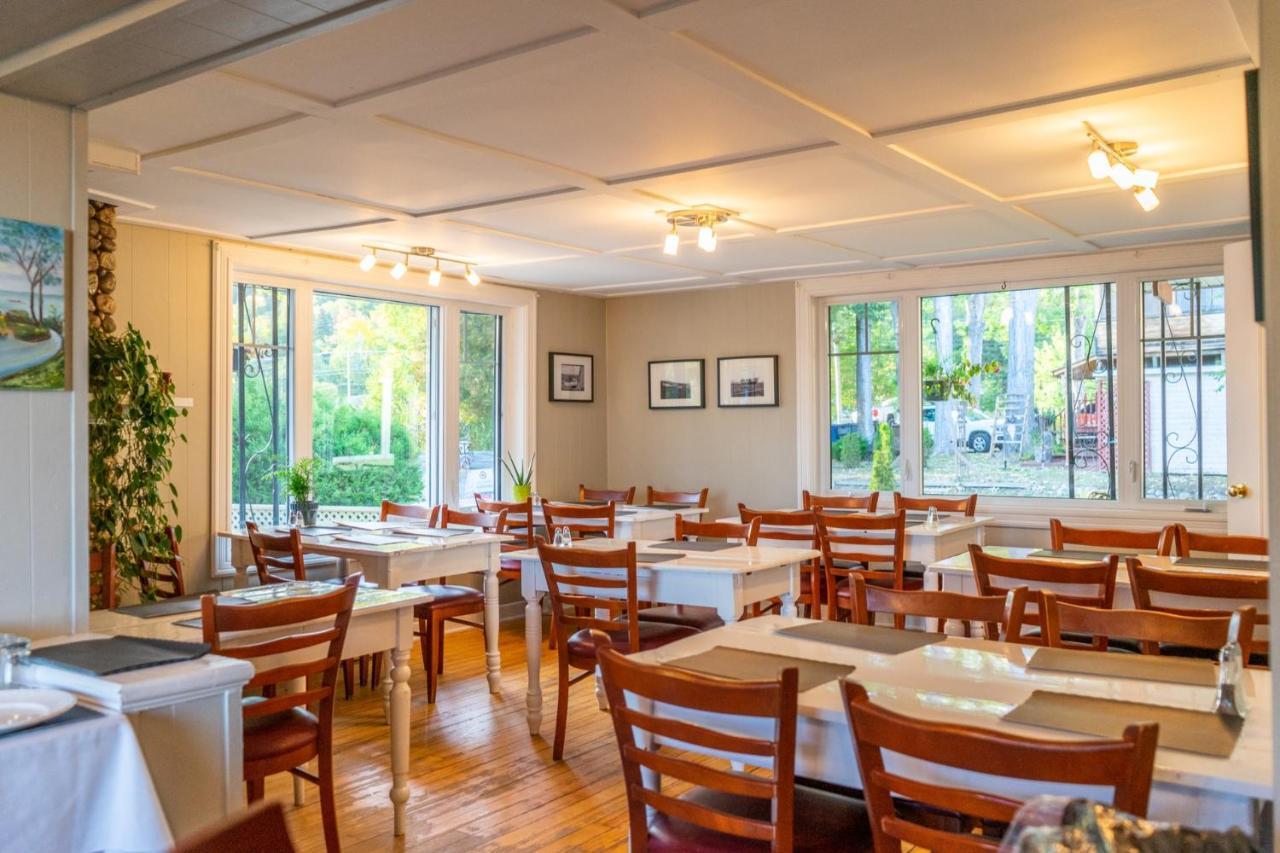 Auberge De La Rive De Charlevoix - Auberge De Jeunesse Familiale Pour Voyageurs De Tous Ages Saint-Joseph-de-la-Rive Екстериор снимка